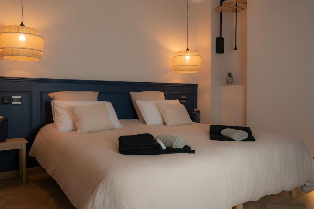 Suite De Luxe Jacuzzi Balneo,King Size Bed Collobrières 外观 照片