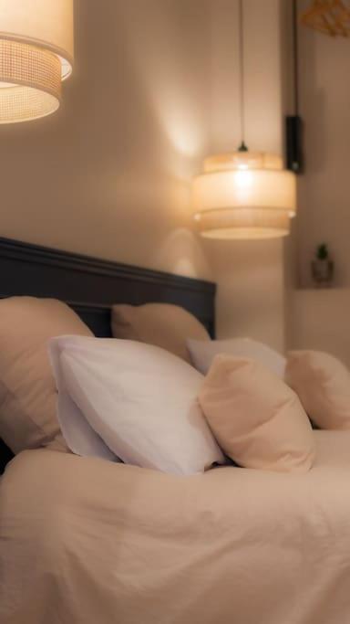 Suite De Luxe Jacuzzi Balneo,King Size Bed Collobrières 外观 照片