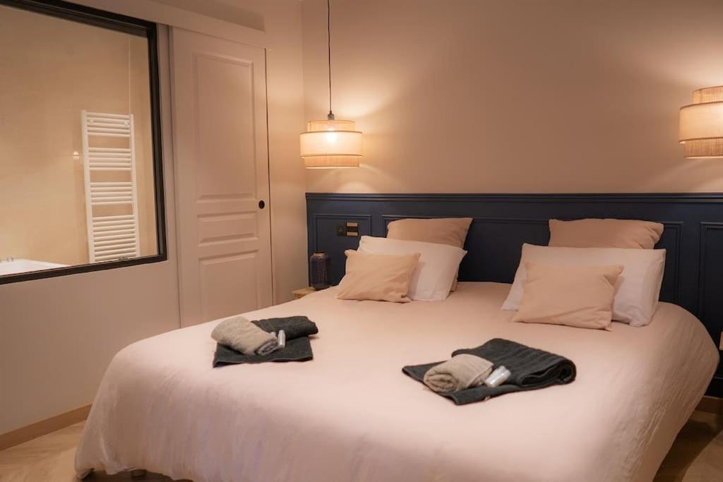 Suite De Luxe Jacuzzi Balneo,King Size Bed Collobrières 外观 照片