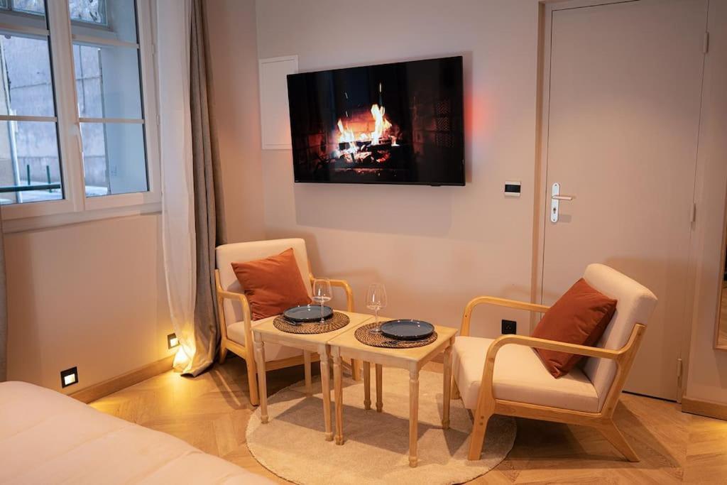 Suite De Luxe Jacuzzi Balneo,King Size Bed Collobrières 外观 照片
